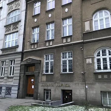 Unique Center